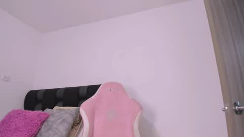 Snapshot of sababrown chatting on December 7, 3:31 am SabaBrown online show from December 7, 3:31 am