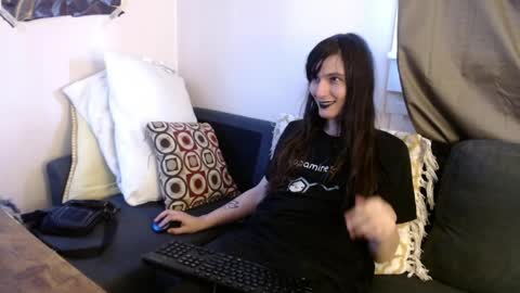 sabinewinters online show from April 8, 8:45 pm