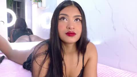 Snapshot of sabrinahims_ chatting on October 8, 12:18 am mariana online show from October 8, 12:18 am