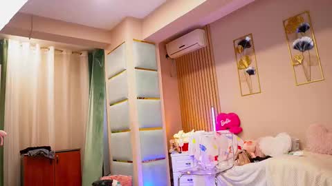 SabrinaJade online show from February 3, 5:38 am