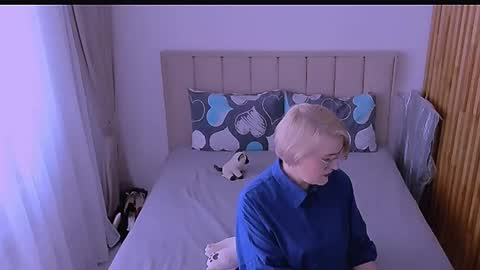 Sabrina MacMarren online show from April 20, 1:03 pm