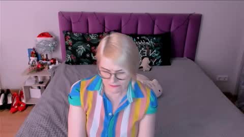 Sabrina MacMarren online show from January 12, 6:04 pm