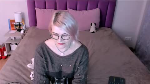 Sabrina MacMarren online show from November 25, 3:55 pm