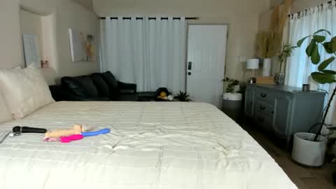 SabrinasShows online show from February 18, 12:21 am