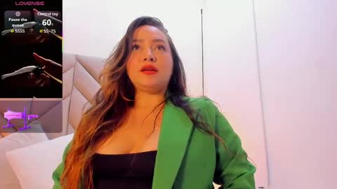 Sabrina Vantress online show from April 15, 6:50 am