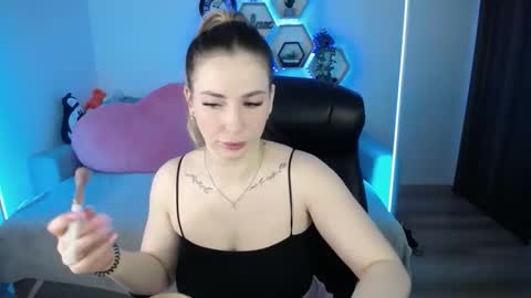 Sabrina Violet online show from March 3, 9:27 am