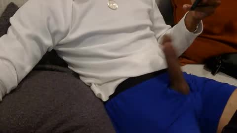 Dee online show from October 31, 9:10 am