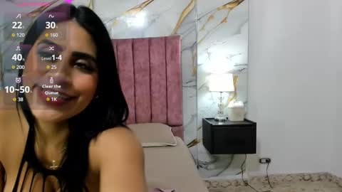 sachanoir online show from March 13, 8:01 pm