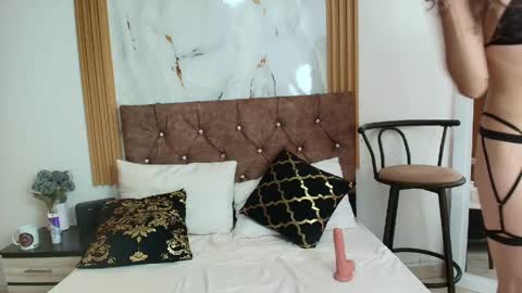 scarlet fox75 online show from April 15, 7:58 pm