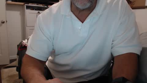 dadbod online show from November 18, 6:44 pm