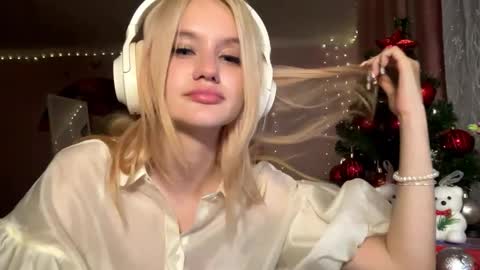 Melisa online show from December 14, 8:04 pm