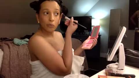 Snapshot of saggy888 chatting on September 26, 12:51 am MistressLady online show from September 26, 12:51 am
