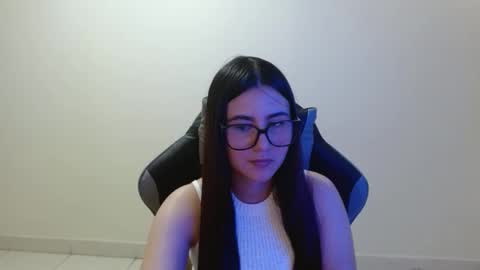 Sahaliefox  online show from October 26, 4:17 pm