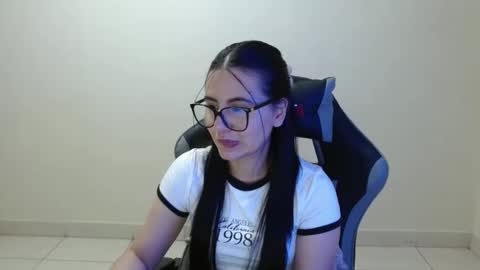 Sahaliefox  online show from January 8, 8:36 pm