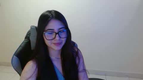 Sahaliefox  online show from November 13, 9:39 pm