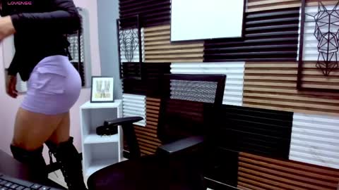 sahamaran_desiri online show from April 21, 8:49 pm