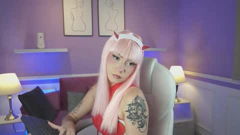 saharakramer online show from November 20, 8:28 pm