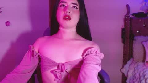 Snapshot of sakuraa_9 chatting on October 1, 4:06 pm saku online show from October 1, 4:06 pm