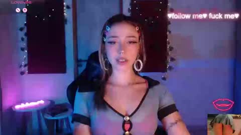 Snapshot of sakuraa_beauty chatting on October 21, 5:12 am Sakura online show from October 21, 5:12 am