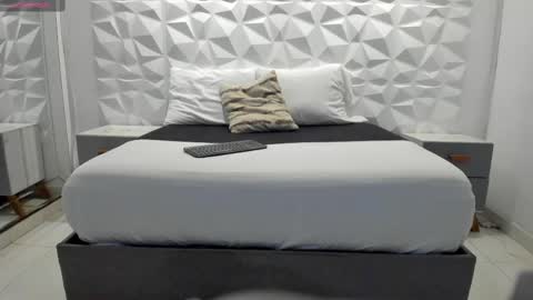 salem_rose01 online show from September 28, 1:58 am