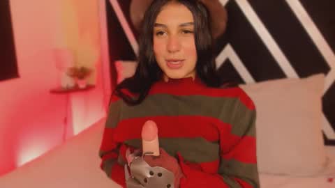 Salem online show from October 31, 1:44 pm