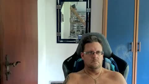 salichris online show from July 18, 9:11 am