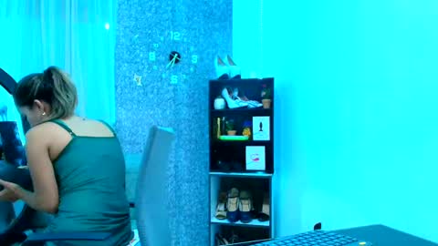 sally_ricci online show from September 17, 11:35 am