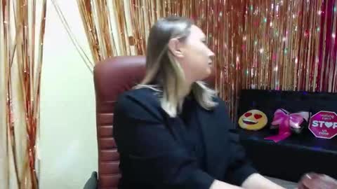 Sally online show from September 9, 6:19 pm