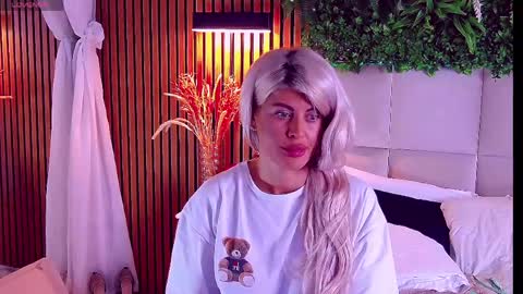 SalmaRoze online show from May 12, 3:26 am