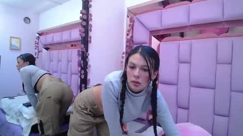 salome saen online show from April 20, 1:47 pm