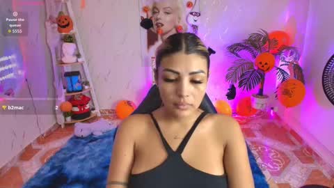 Snapshot of saloomee__ chatting on October 22, 11:34 am SALOME online show from October 22, 11:34 am