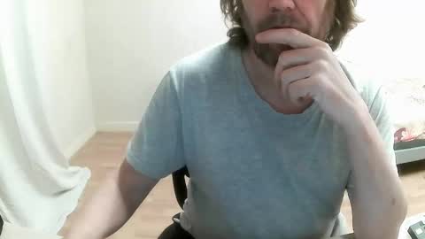 Saltimbanquier  Salt  ou  Banquier  online show from January 17, 2:50 pm