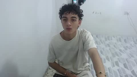 sam__cute online show from June 19, 3:01 am