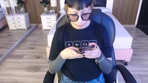 SAM MANSON online show from October 20, 12:43 pm