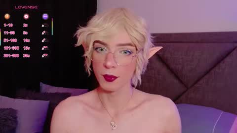 Snapshot of sam_russo chatting on October 14, 8:17 am Sam online show from October 14, 8:17 am