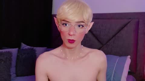 Snapshot of sam_russo chatting on October 21, 8:52 am Sam online show from October 21, 8:52 am