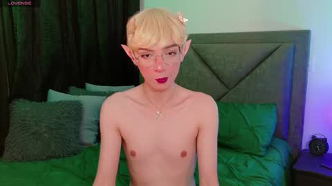 Snapshot of sam_russo chatting on September 29, 8:35 am Sam online show from September 29, 8:35 am