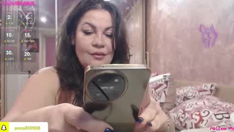 Snapshot of samanta_shy chatting on October 24, 7:03 pm Marry online show from October 24, 7:03 pm