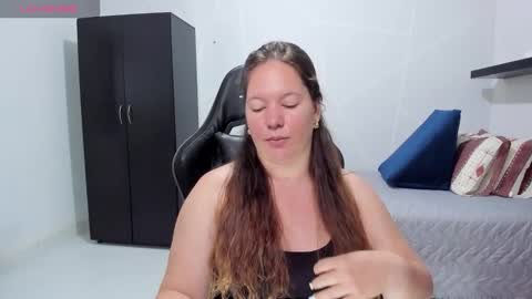 Snapshot of samanthaleon chatting on September 29, 10:42 pm Samantha samy online show from September 29, 10:42 pm