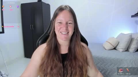 Snapshot of samanthaleon chatting on October 18, 10:58 pm Samantha samy online show from October 18, 10:58 pm