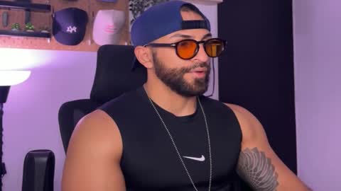 Sam Dornan online show from April 21, 1:53 am