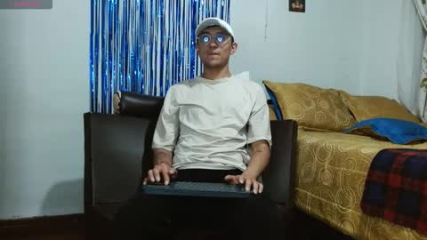 Snapshot of samfox_ chatting on October 2, 1:59 am SAM online show from October 2, 1:59 am