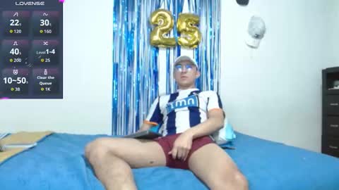 Snapshot of samfox_ chatting on September 12, 11:23 am SAM online show from September 12, 11:23 am