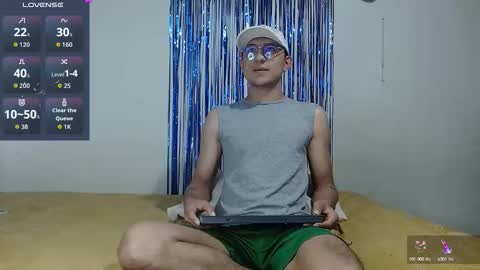 Snapshot of samfox_ chatting on September 16, 11:12 am SAM online show from September 16, 11:12 am