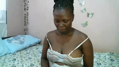 Snapshot of samiagirl22 chatting on March 4, 10:02 am nina online show from March 4, 10:02 am