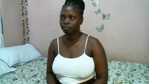 Snapshot of samiagirl22 chatting on February 27, 10:11 am nina online show from February 27, 10:11 am