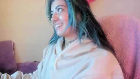   online show from April 5, 4:26 pm