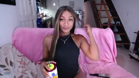 Samy doll online show from July 1, 8:06 pm