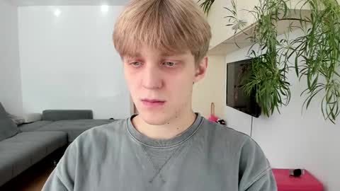 Sam online show from October 22, 7:33 am