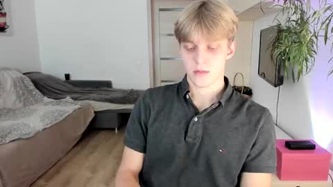 Sam online show from October 10, 9:59 am